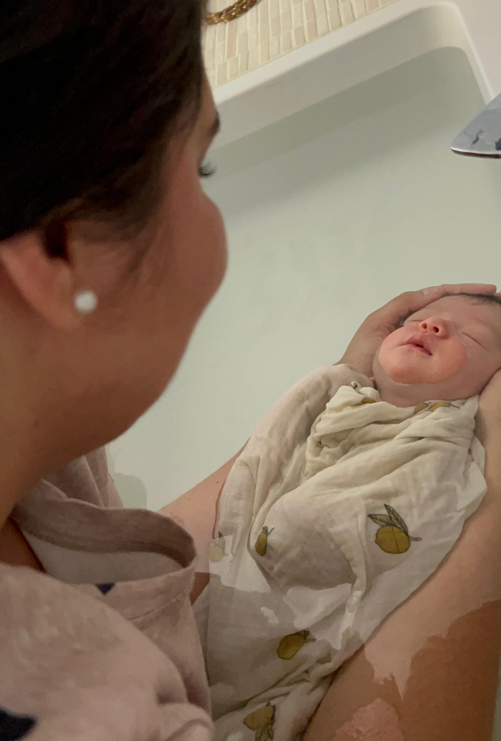 accompagnante perinatale qui fait des thalasso bain bebe à crolles